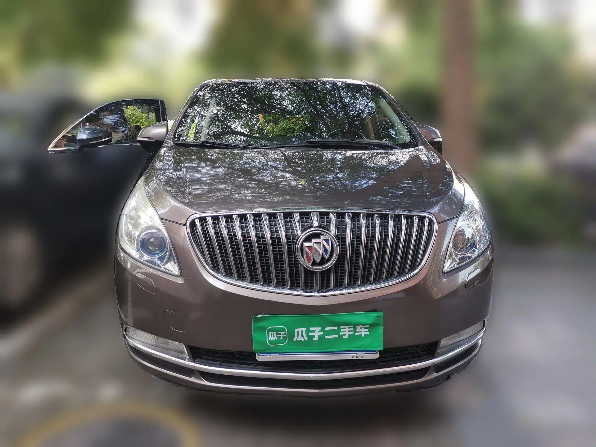 Buick GL8 2014 3.0L XT Luxury Business Flagship Edition — миниатюра 2