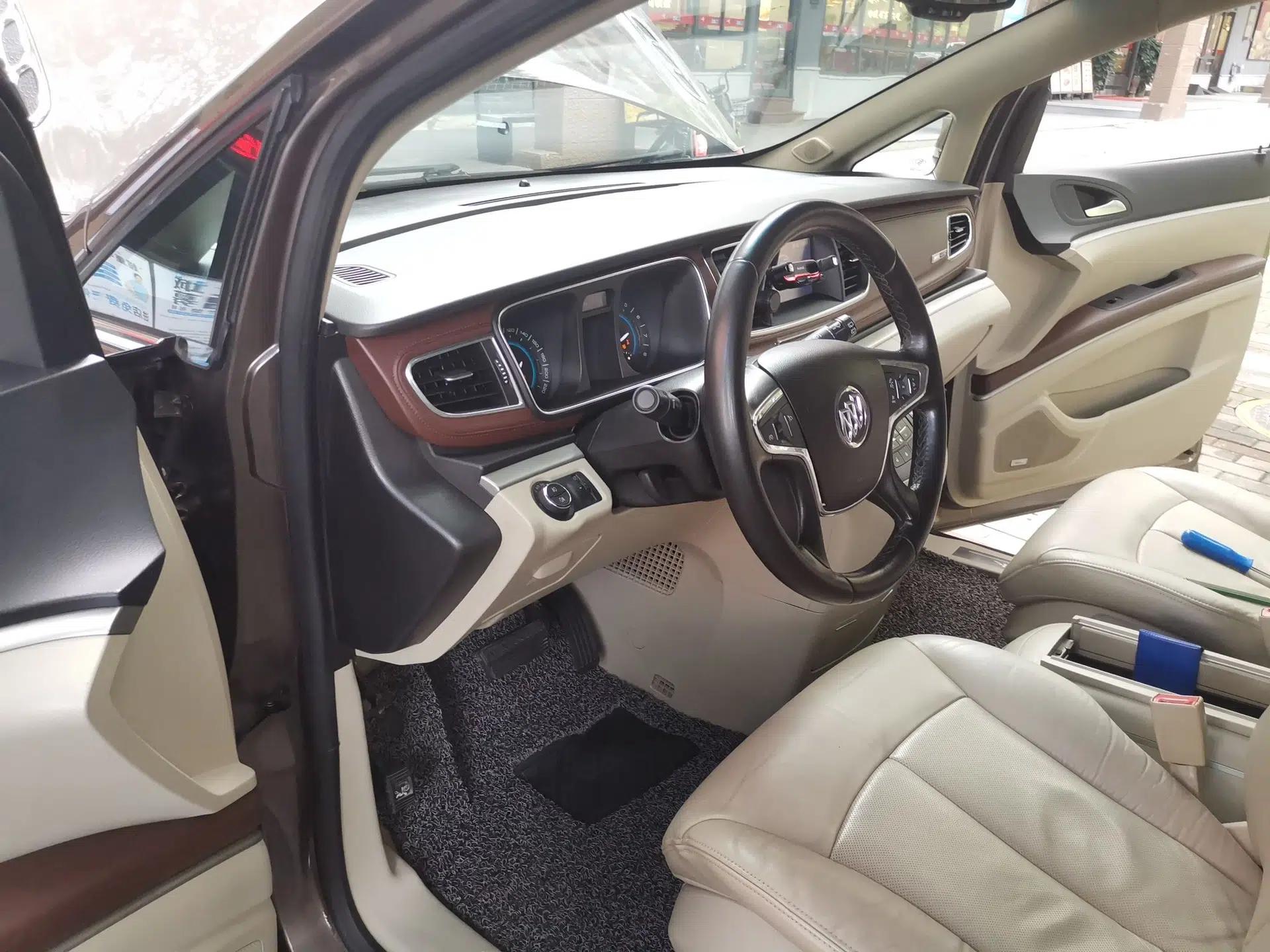 Buick GL8 2014 3.0L XT Luxury Business Flagship Edition — миниатюра 16