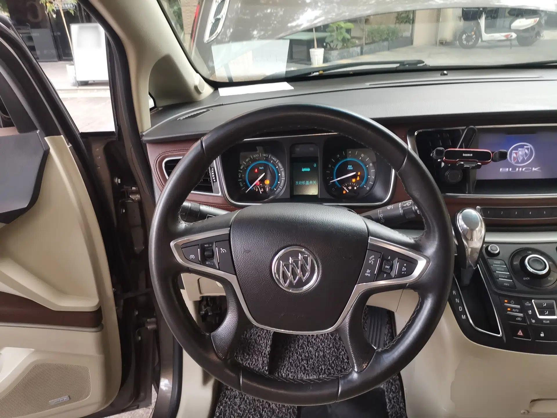 Buick GL8 2014 3.0L XT Luxury Business Flagship Edition — миниатюра 10