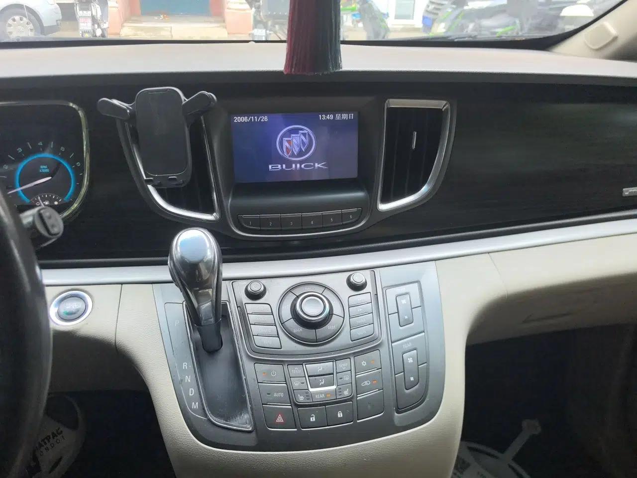 Buick GL8 2011 3.0L GT Luxury Business Haoya Edition — миниатюра 13