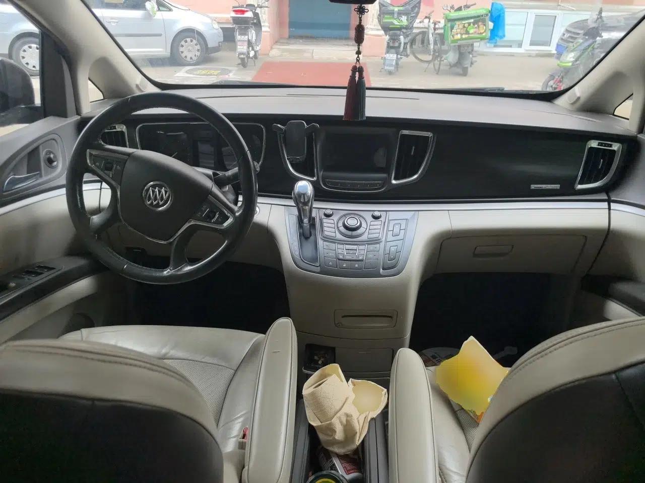 Buick GL8 2011 3.0L GT Luxury Business Haoya Edition — миниатюра 9