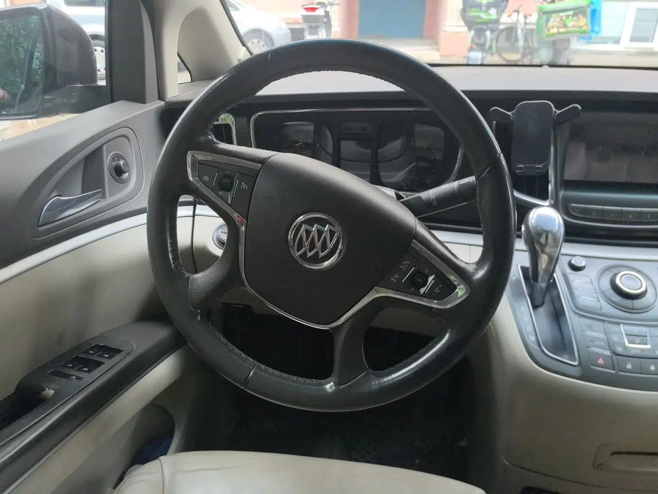 Buick GL8 2011 3.0L GT Luxury Business Haoya Edition — миниатюра 10