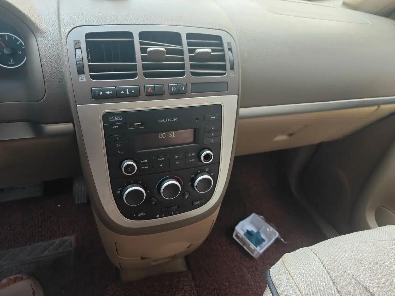 Buick GL8 2014 2.4L Classic Edition — миниатюра 13