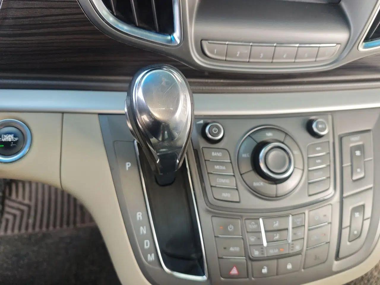 Buick GL8 2013 3.0L GT Luxury Business Haoya Edition — миниатюра 14
