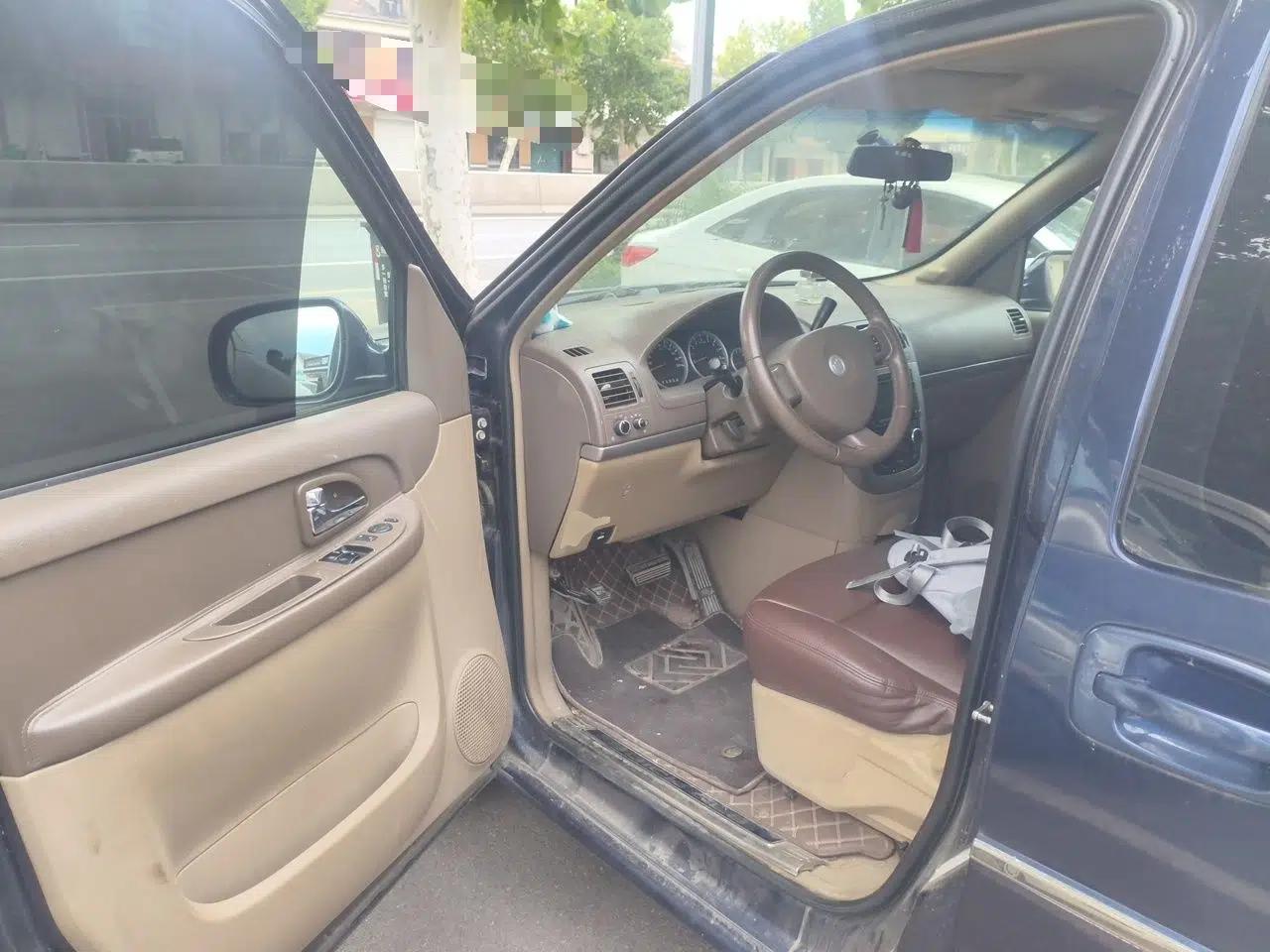 Buick GL8 2013 2.4L Comfort Edition — миниатюра 16