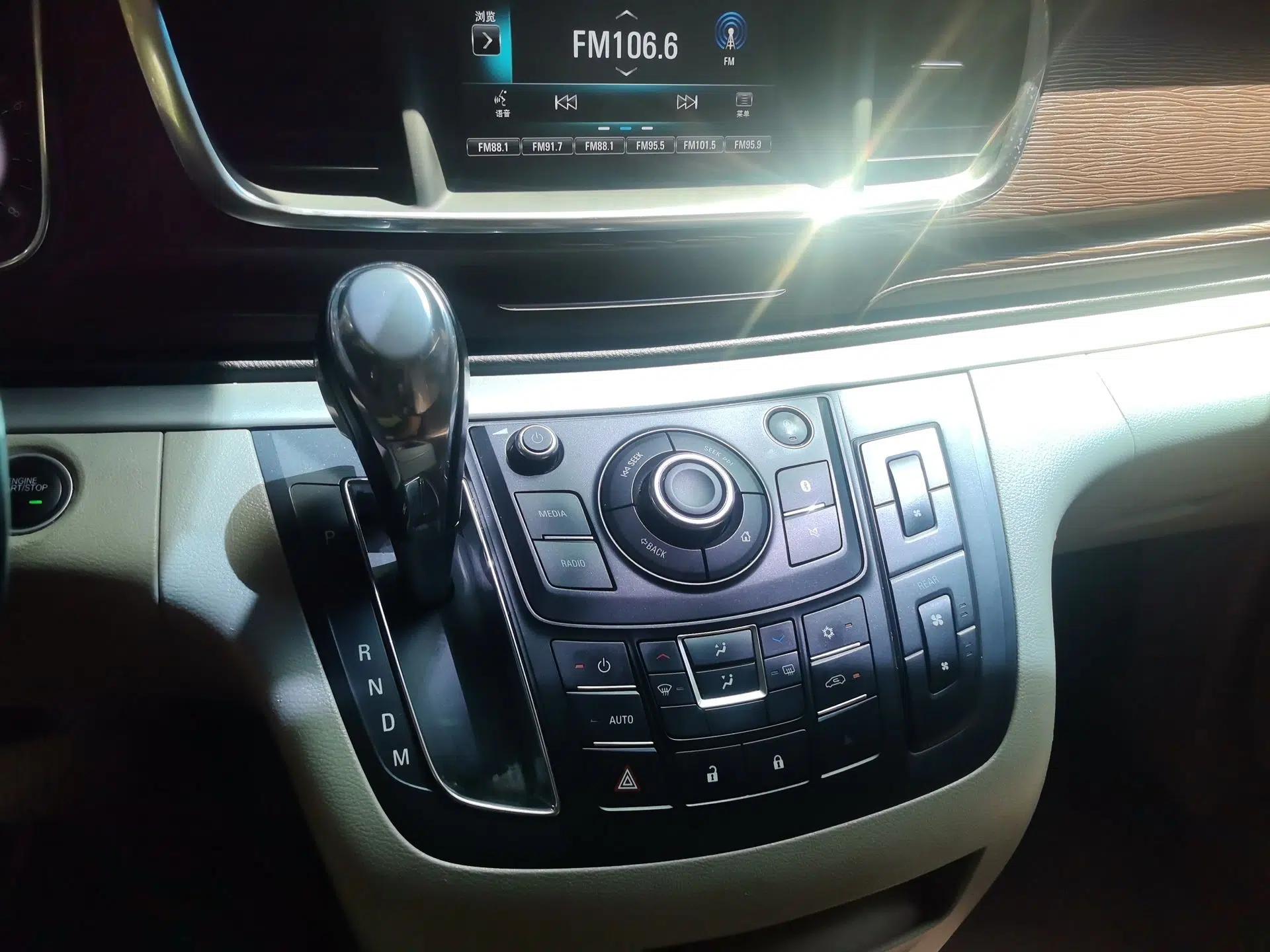 Buick GL8 2018 28T Luxury Model China VI Standard — миниатюра 13