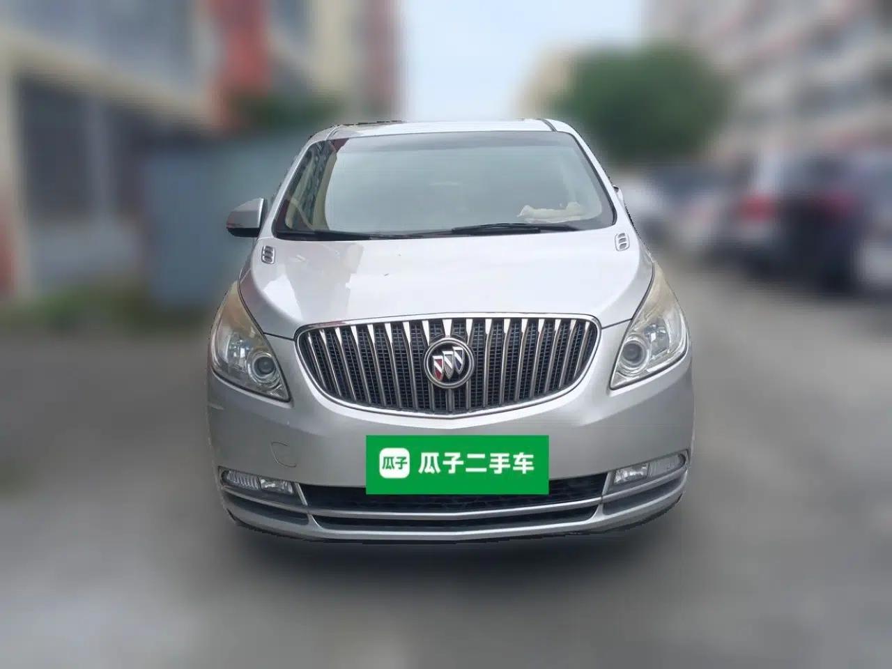 Buick GL8 2015 2.4L Luxury Business Premium Edition — миниатюра 2