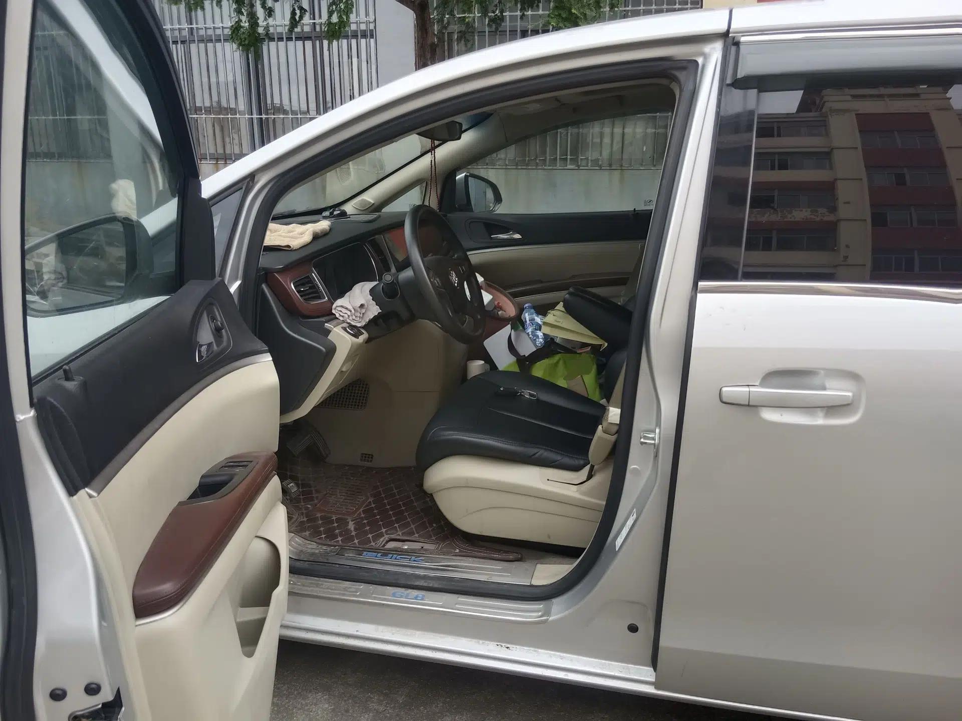 Buick GL8 2015 2.4L Luxury Business Premium Edition — миниатюра 16