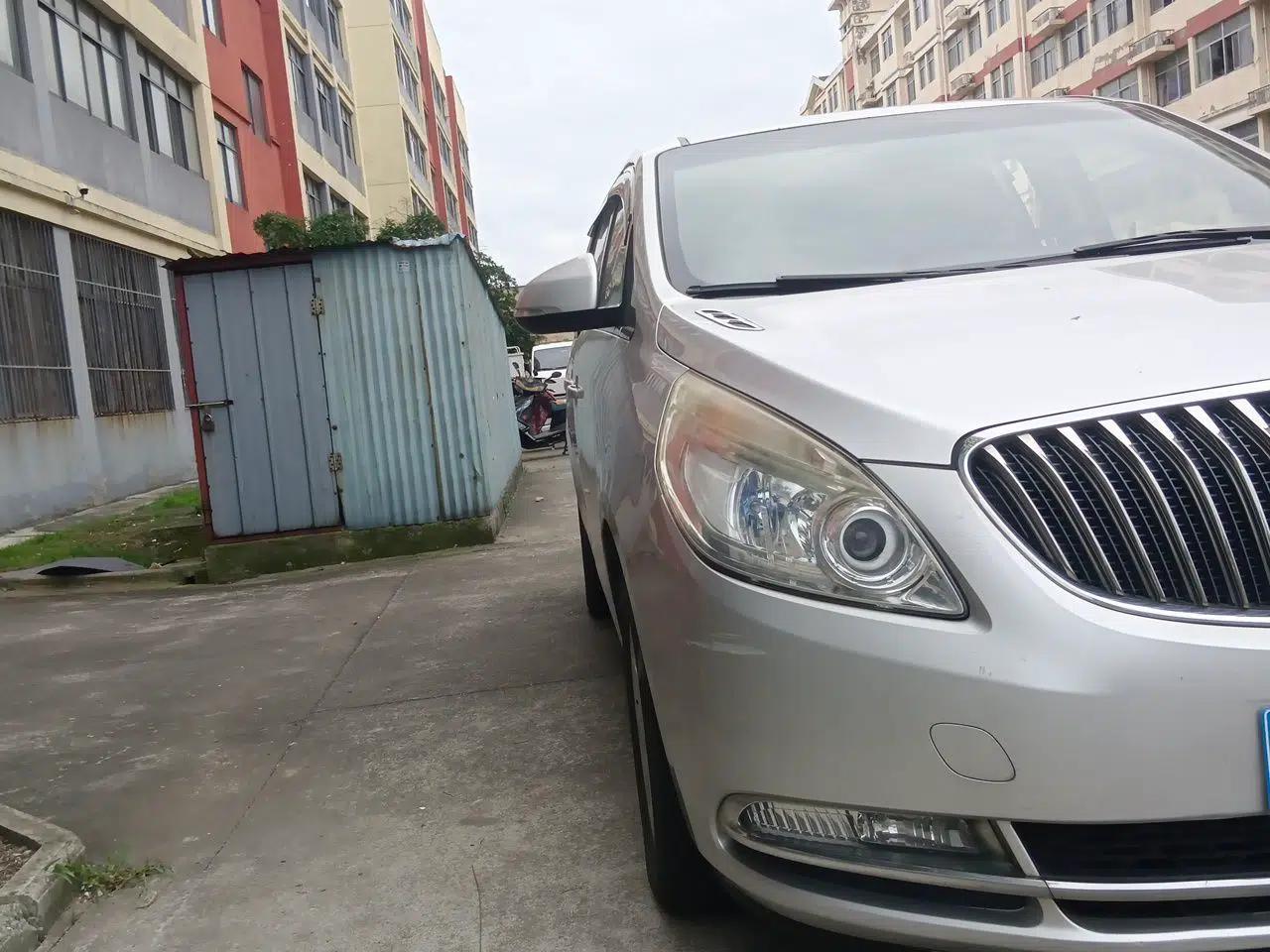 Buick GL8 2015 2.4L Luxury Business Premium Edition — миниатюра 7