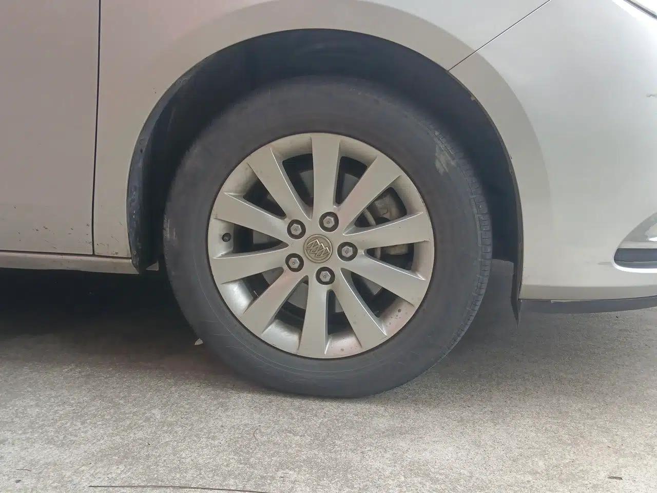 Buick GL8 2015 2.4L Luxury Business Premium Edition — миниатюра 8