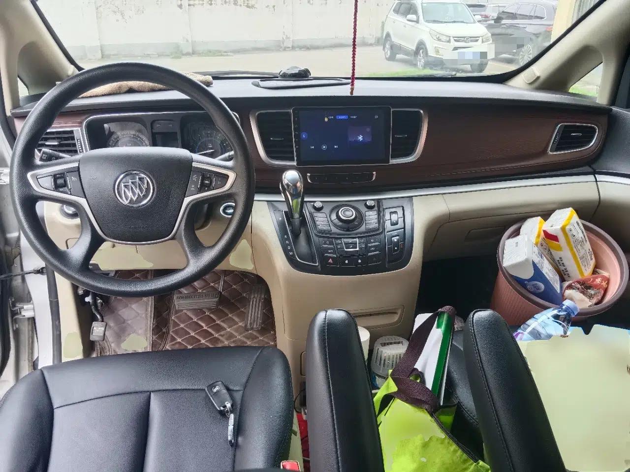 Buick GL8 2015 2.4L Luxury Business Premium Edition — миниатюра 9