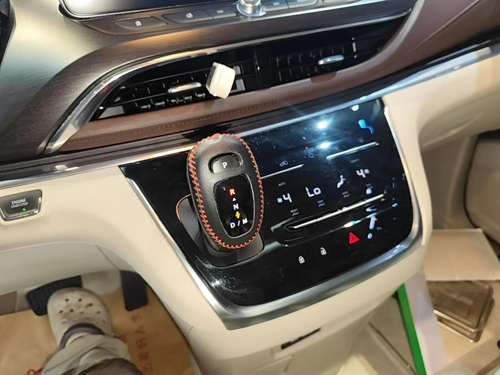 Buick GL8 2020 Land Business Class 652T Luxury Model — миниатюра 21