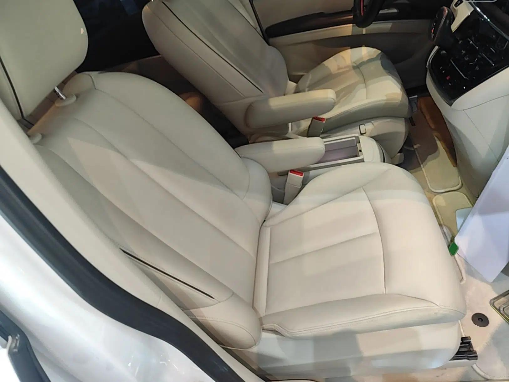Buick GL8 2020 Land Business Class 652T Luxury Model — миниатюра 24