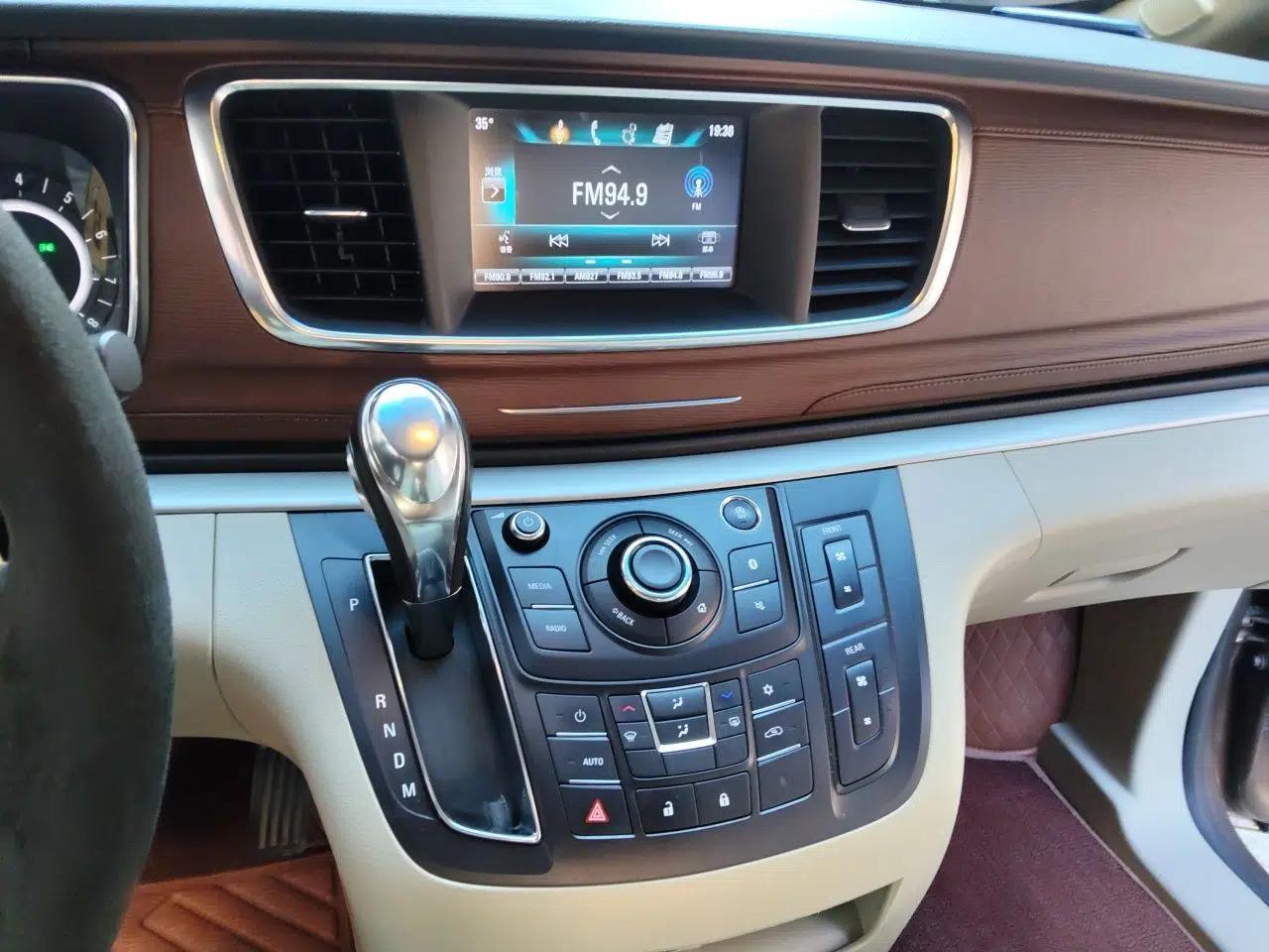 Buick GL8 2018 28T Luxury Model China VI Standard — миниатюра 13