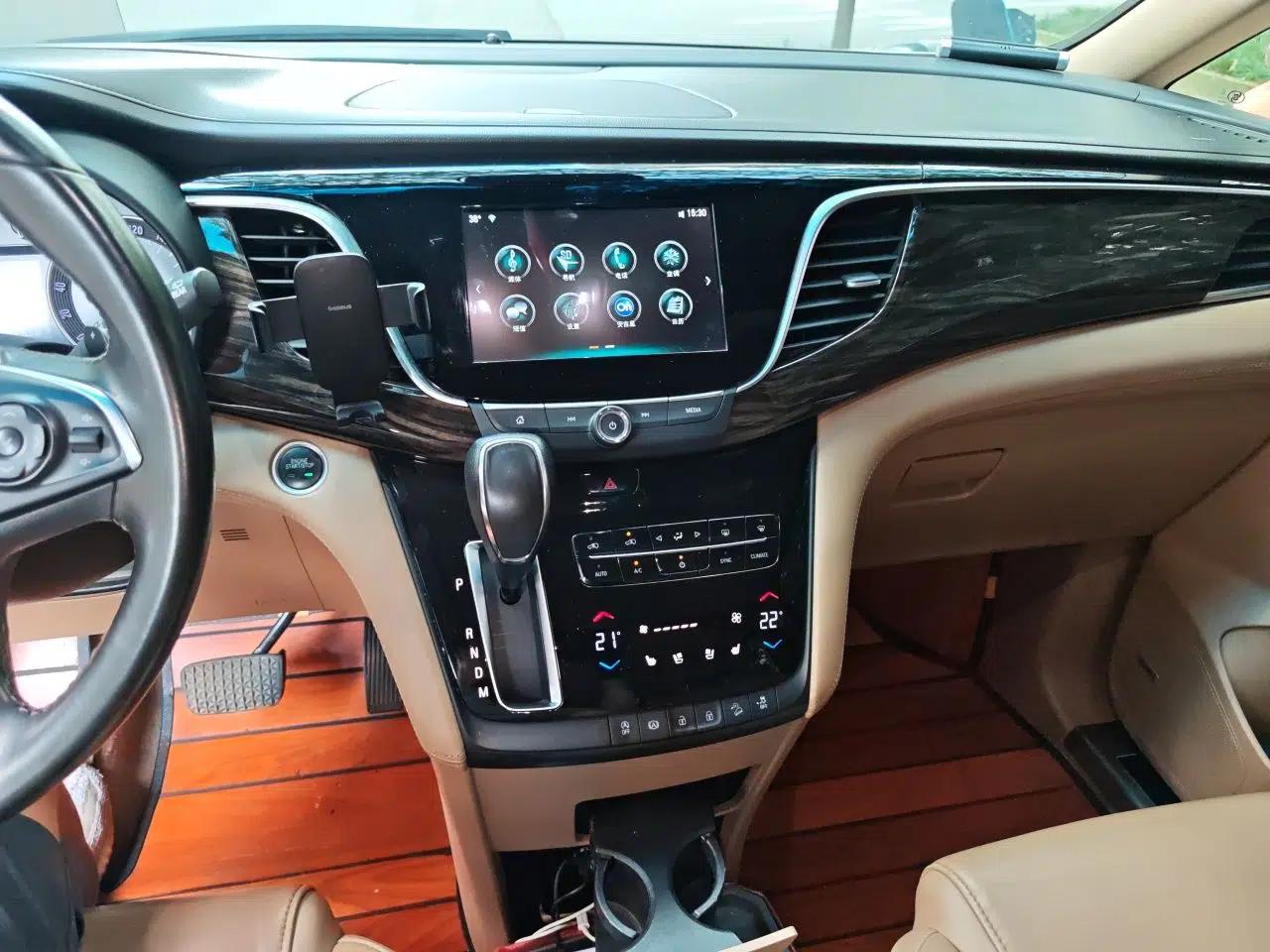 Buick GL8 2017 ES 28T Flagship Model China V Standard — миниатюра 13