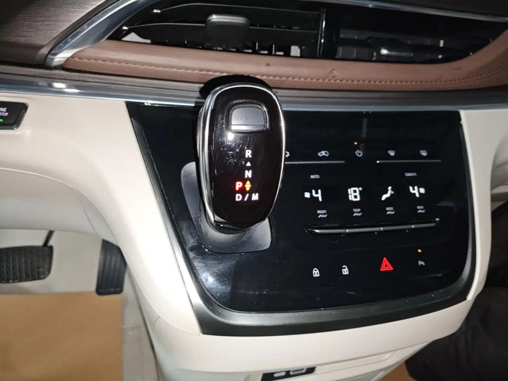 Buick GL8 2022 Land Business Class 652T Luxury Model — миниатюра 16