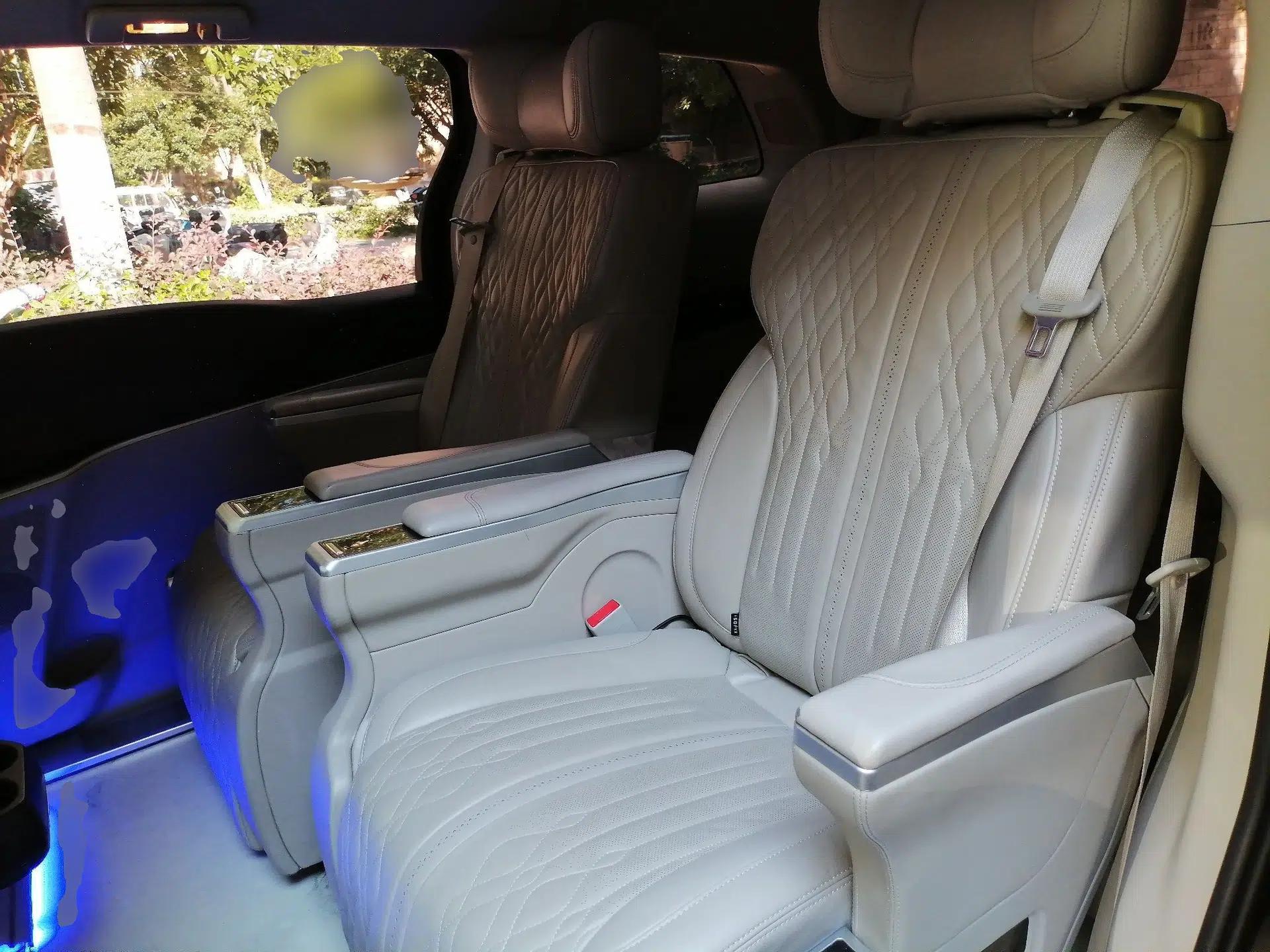 Buick GL8 2023 Land Executive Class Comfort Model — миниатюра 17