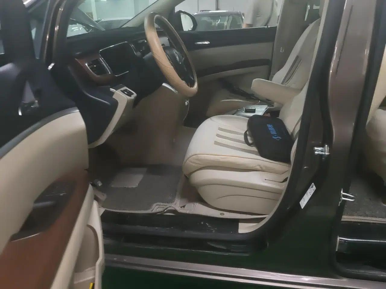 Buick GL8 2017 25S Comfort Version China V Standard — миниатюра 16
