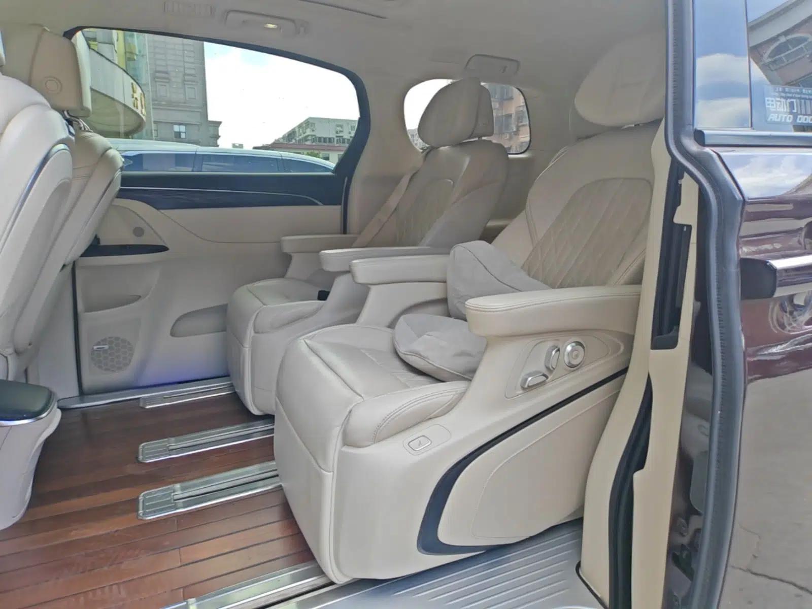 Buick GL8 2020 Avenir Avia Six-Seat Deluxe Edition — миниатюра 17