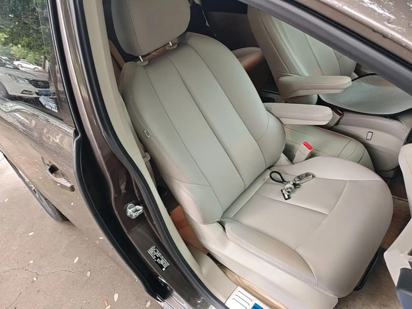 Buick GL8 2023 Land Executive Class Smart Enjoyment Model — миниатюра 19