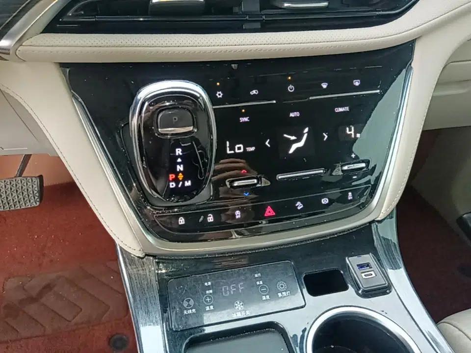 Buick GL8 2023 ES Lu Zun Comfort Model — миниатюра 16