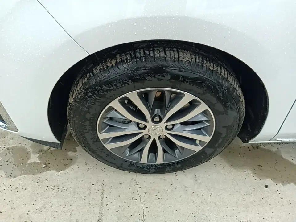 Buick GL8 2023 ES Lu Zun Comfort Model — миниатюра 10