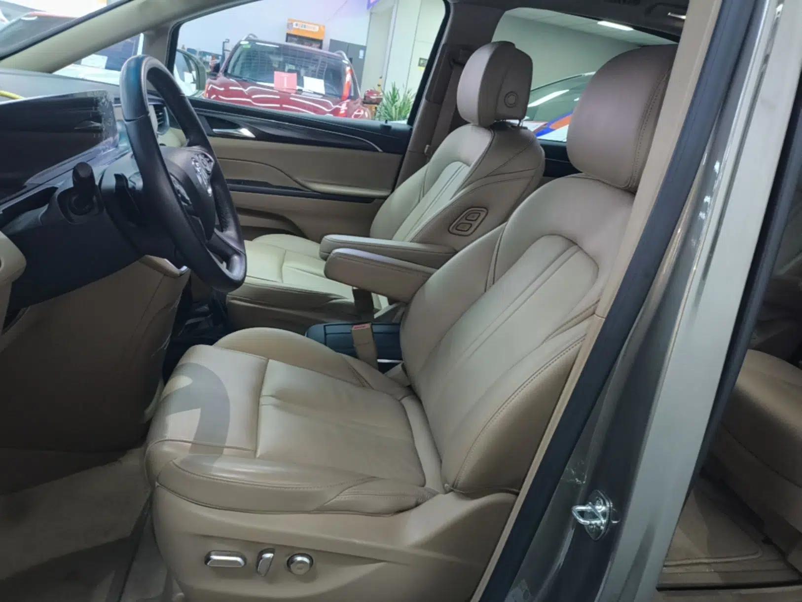 Buick GL8 2021 ES Land Cruiser 653T Luxury Edition — миниатюра 17