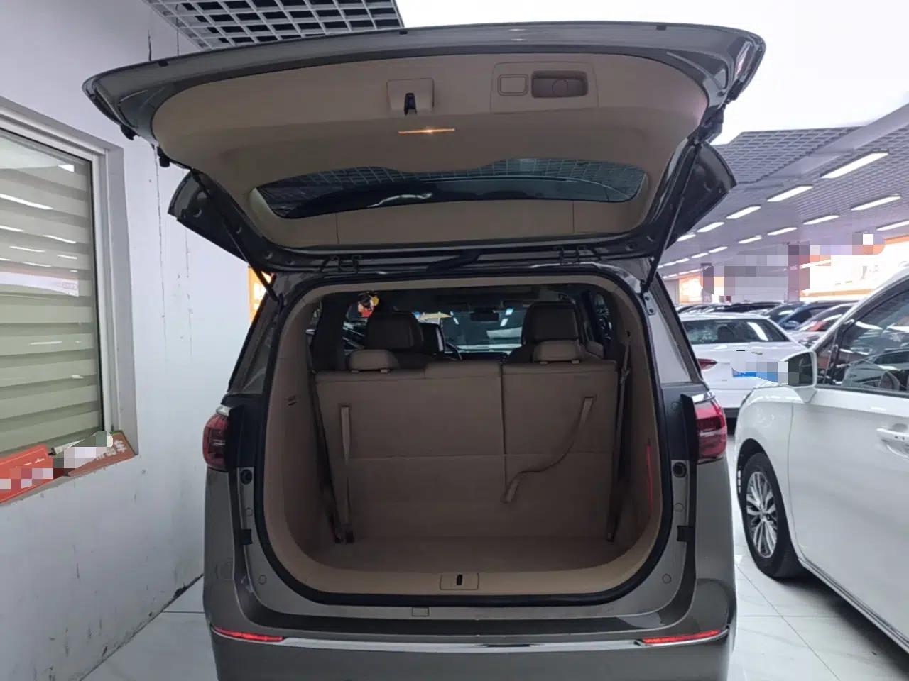 Buick GL8 2021 ES Land Cruiser 653T Luxury Edition — миниатюра 22