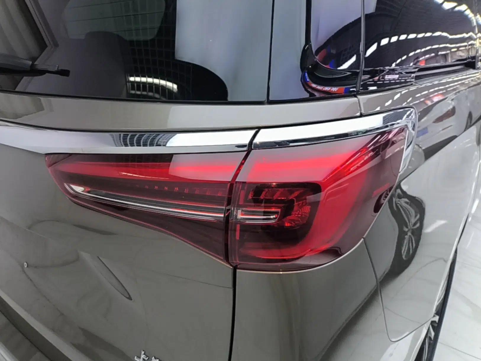 Buick GL8 2021 ES Land Cruiser 653T Luxury Edition — миниатюра 9