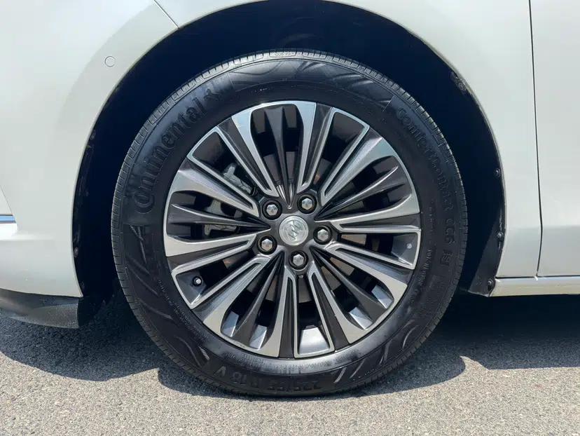 Buick GL8 2020 ES Land Cruiser 653T Luxury Model — миниатюра 12