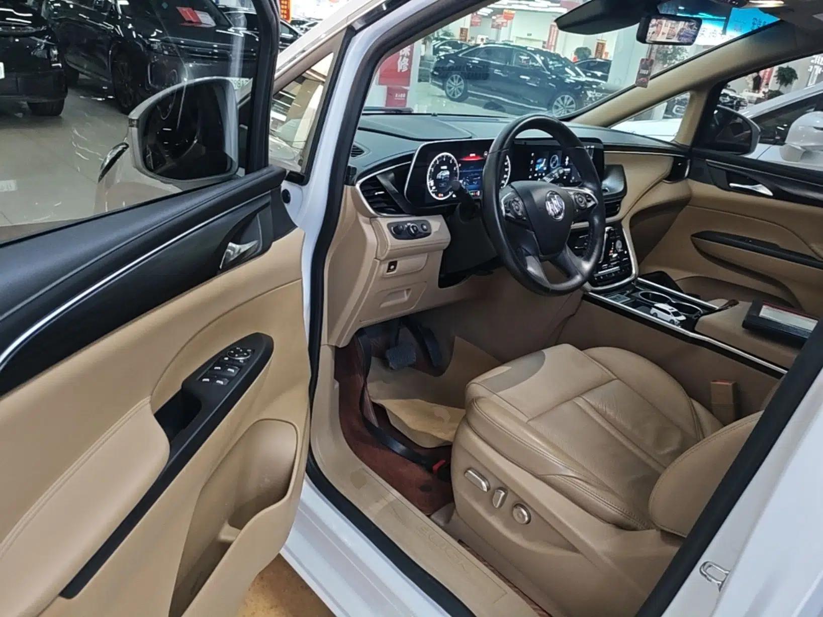 Buick GL8 2020 ES Land Cruiser 653T Luxury Model — миниатюра 27