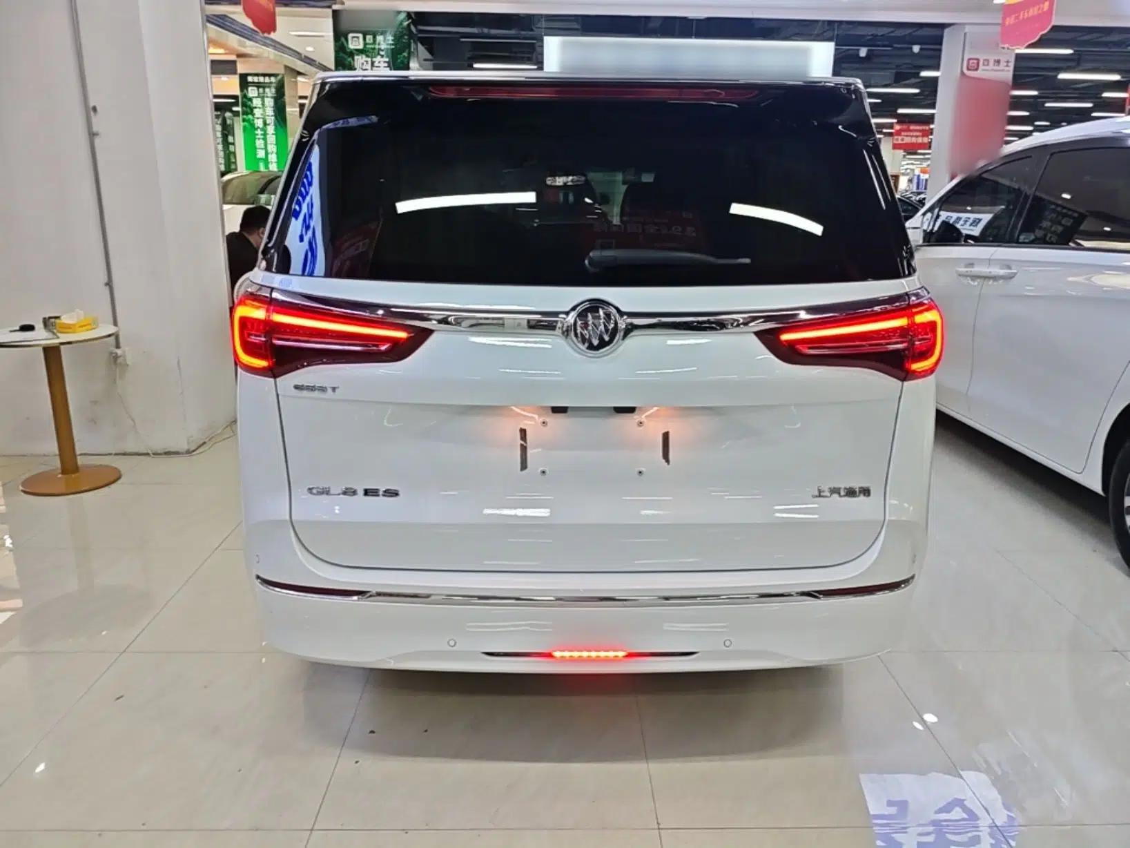 Buick GL8 2020 ES Land Cruiser 653T Luxury Model — миниатюра 5