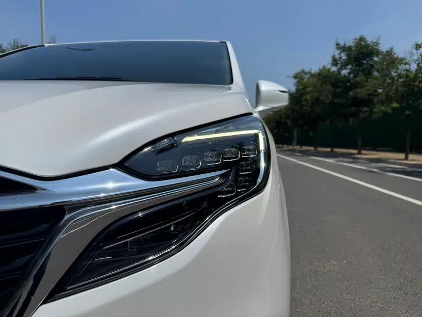 Buick GL8 2020 ES Land Cruiser 653T Luxury Model — миниатюра 8
