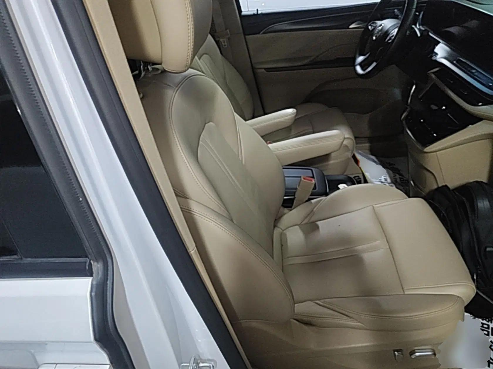 Buick GL8 2020 ES Land Cruiser 653T Luxury Model — миниатюра 19