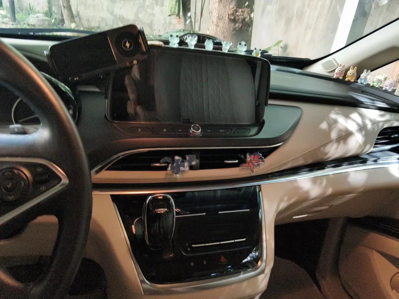 Buick GL8 GL8 Automatic 2.0T 7-Seater with Split Sunroof — миниатюра 13
