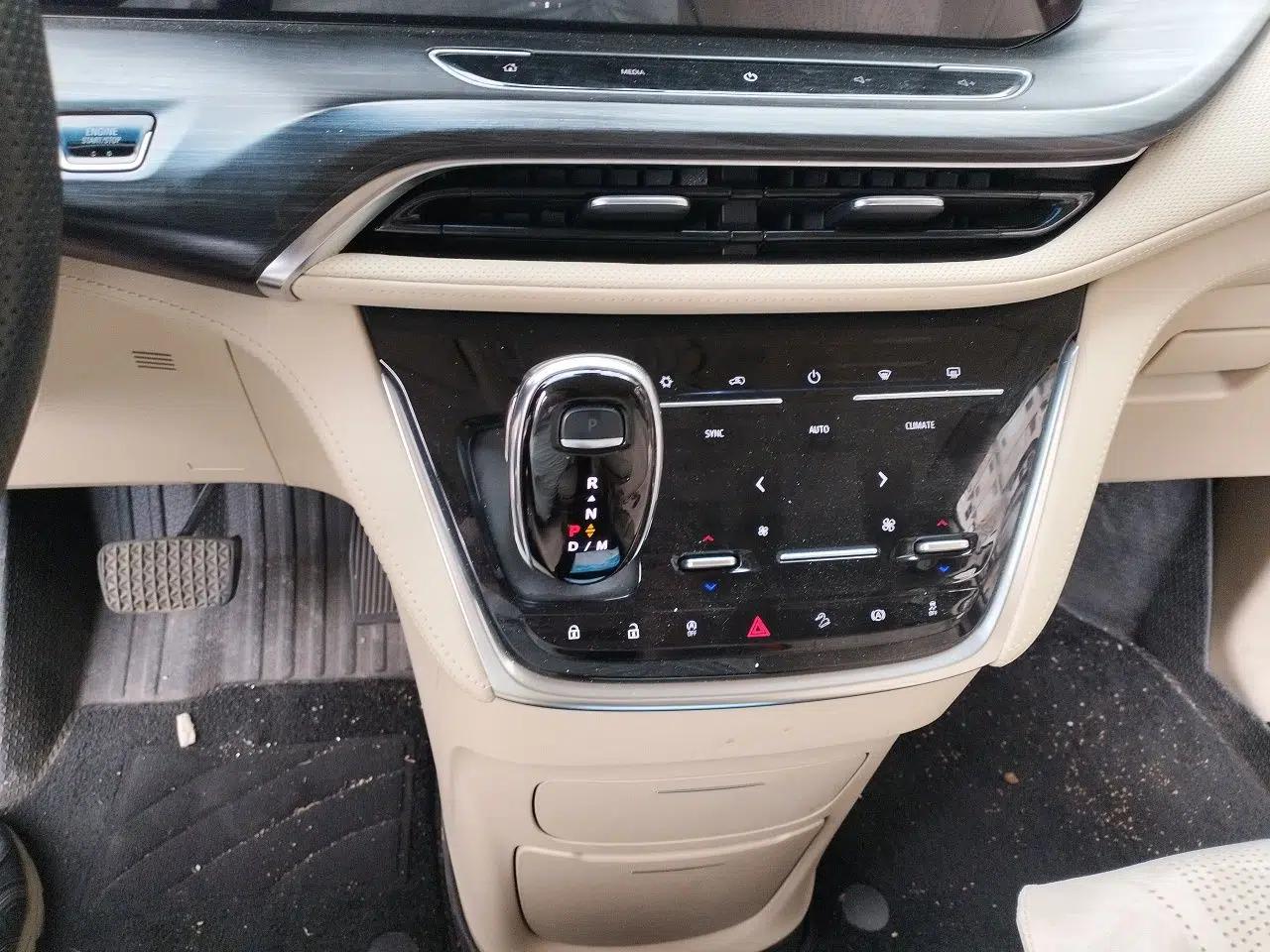 Buick GL8 2023 ES Lu Zun Luxury Model — миниатюра 14