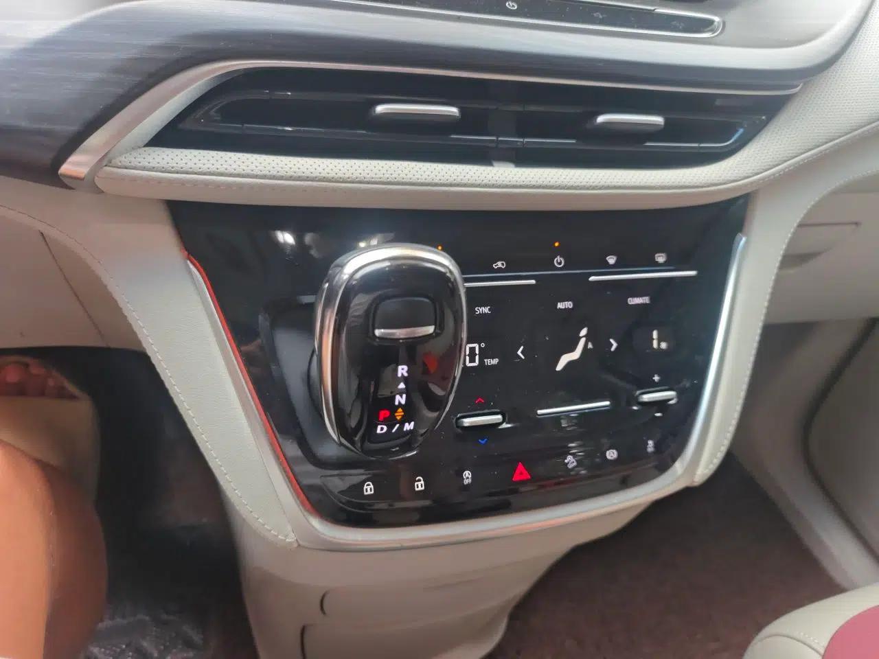 Buick GL8 2023 ES Lu Zun Comfort Model — миниатюра 14