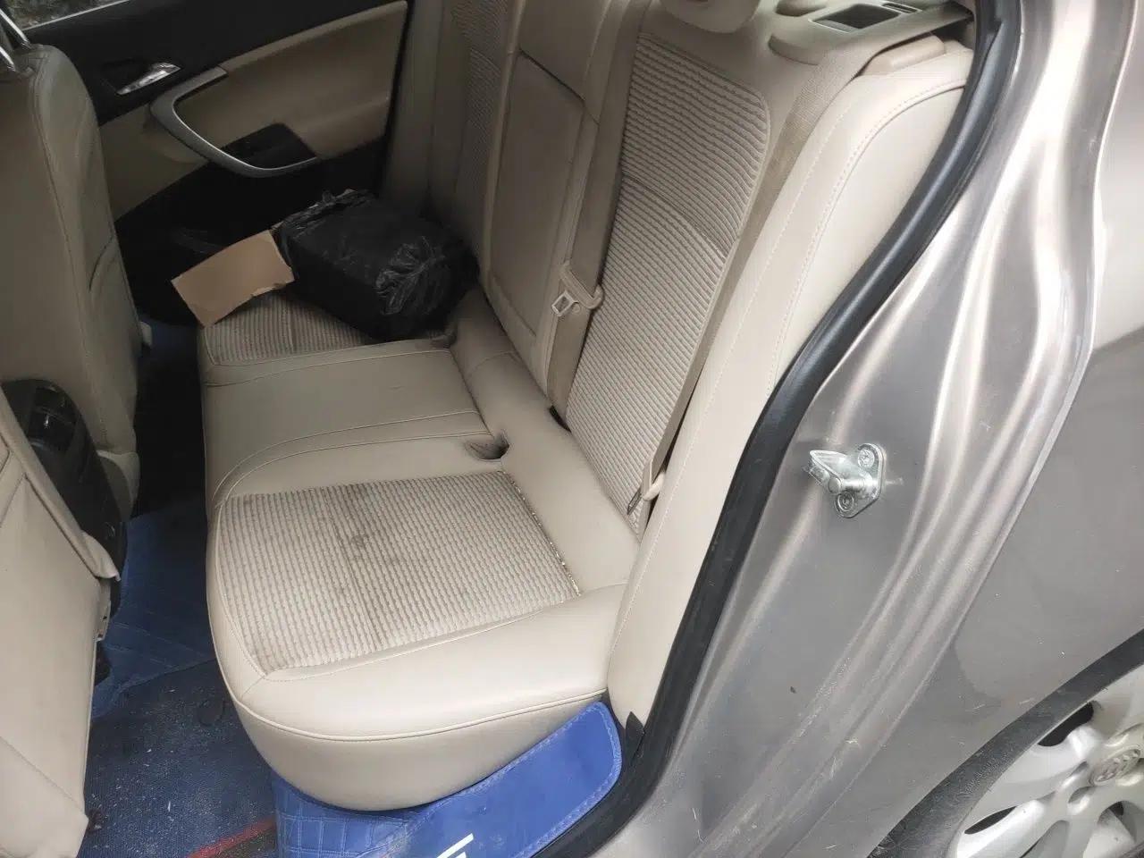 Buick Regal 2015 2.0L Leading Fashion Edition — миниатюра 17