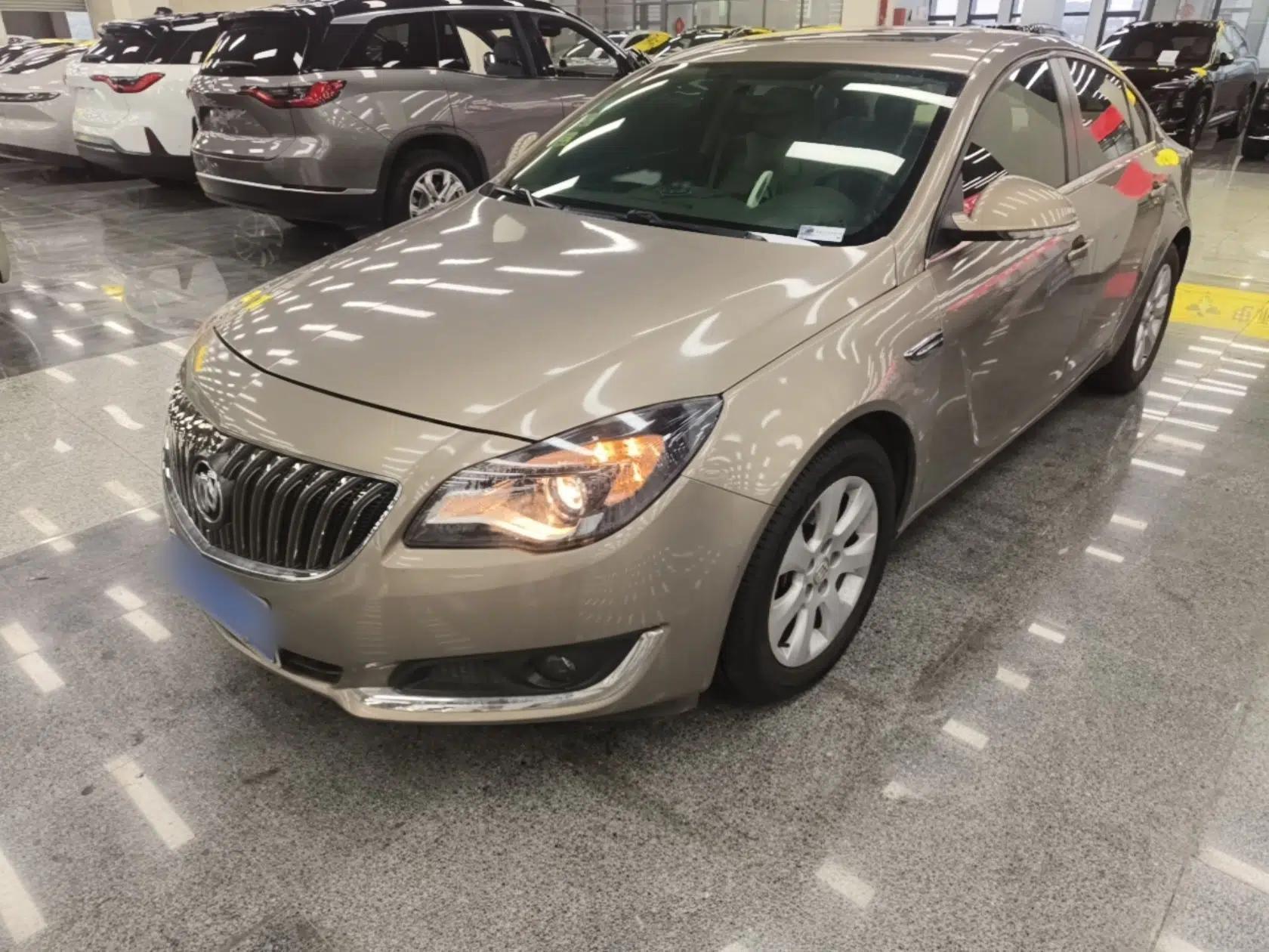 Buick Regal 2015 2.0L Leading Fashion Edition — миниатюра 1