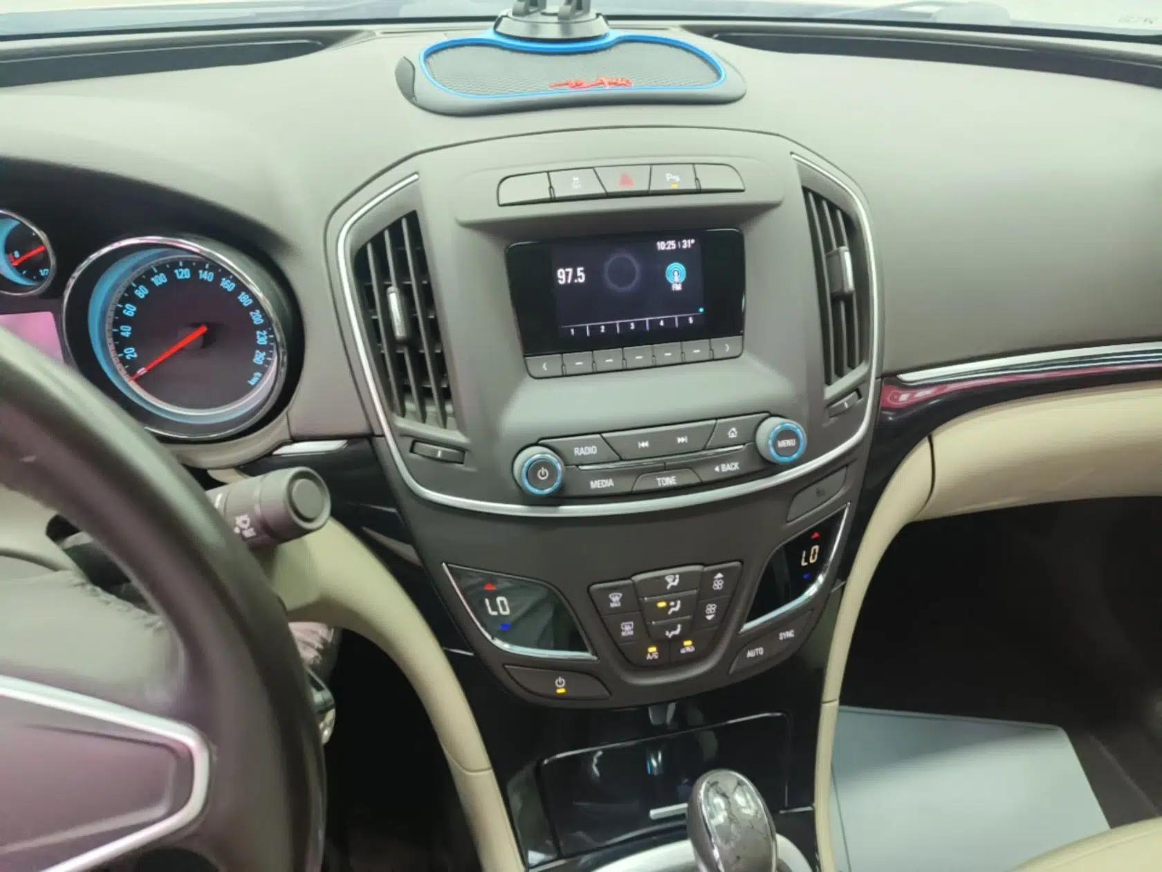 Buick Regal 2015 2.0L Leading Fashion Edition — миниатюра 15