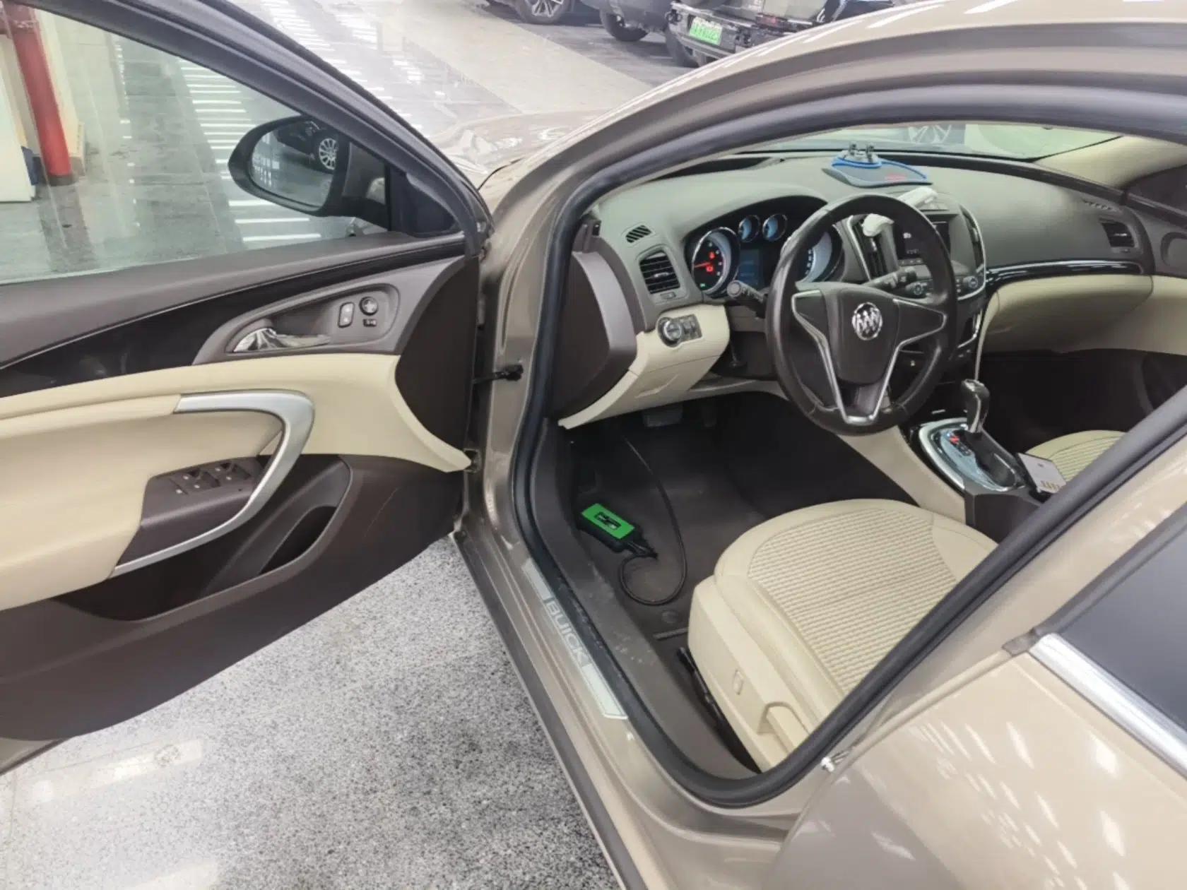 Buick Regal 2015 2.0L Leading Fashion Edition — миниатюра 18