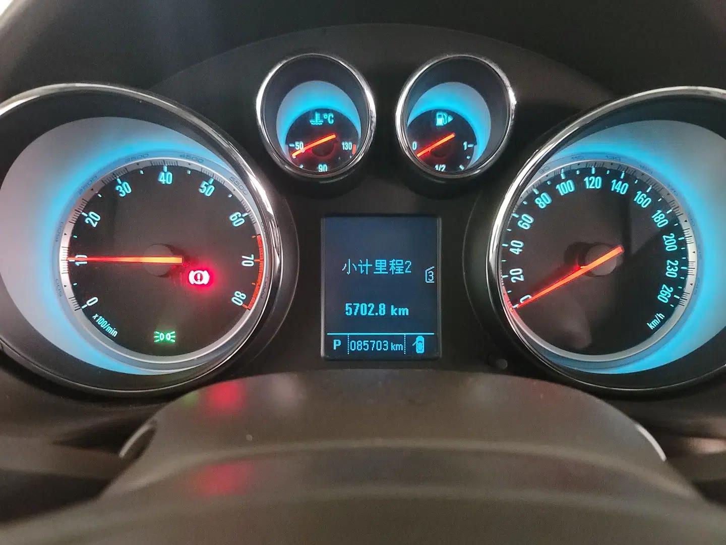 Buick Regal 2015 2.0L Leading Fashion Edition — миниатюра 11
