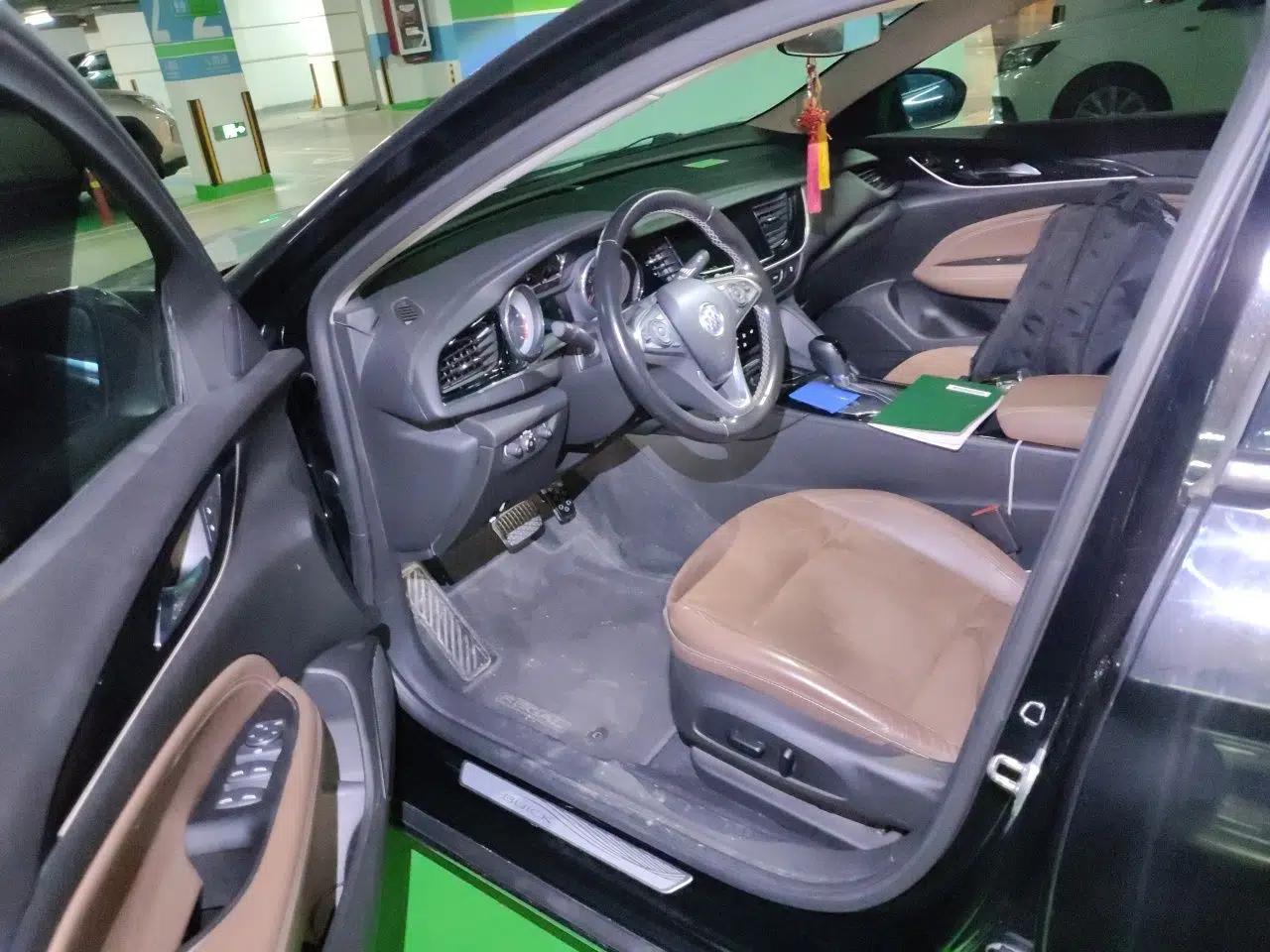 Buick Regal 2017 20T Elite Edition — миниатюра 16
