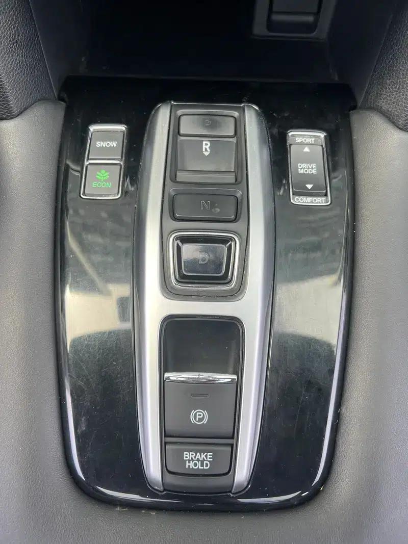 Honda UR-V 2017 370TURBO 2WD Premium Edition (National V Emission Standard) — миниатюра 7