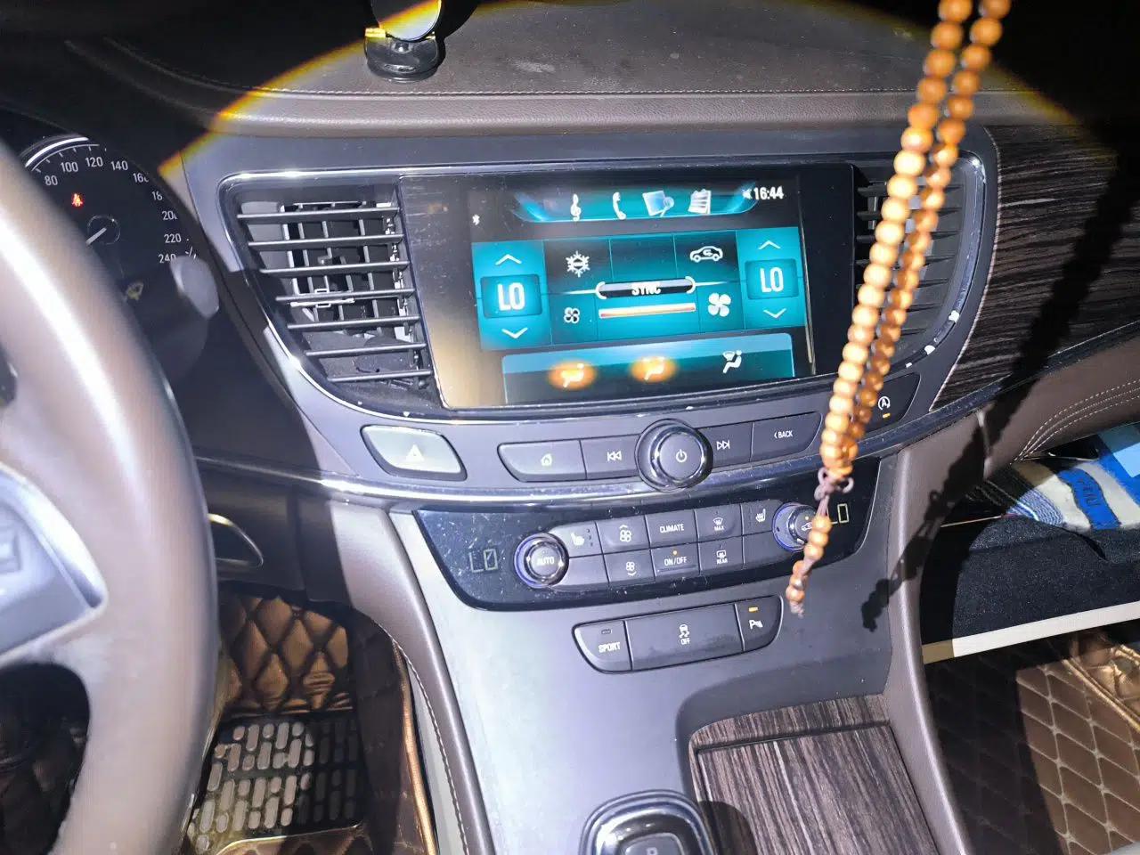 Buick LaCrosse 2016 20T Leading Model — миниатюра 13