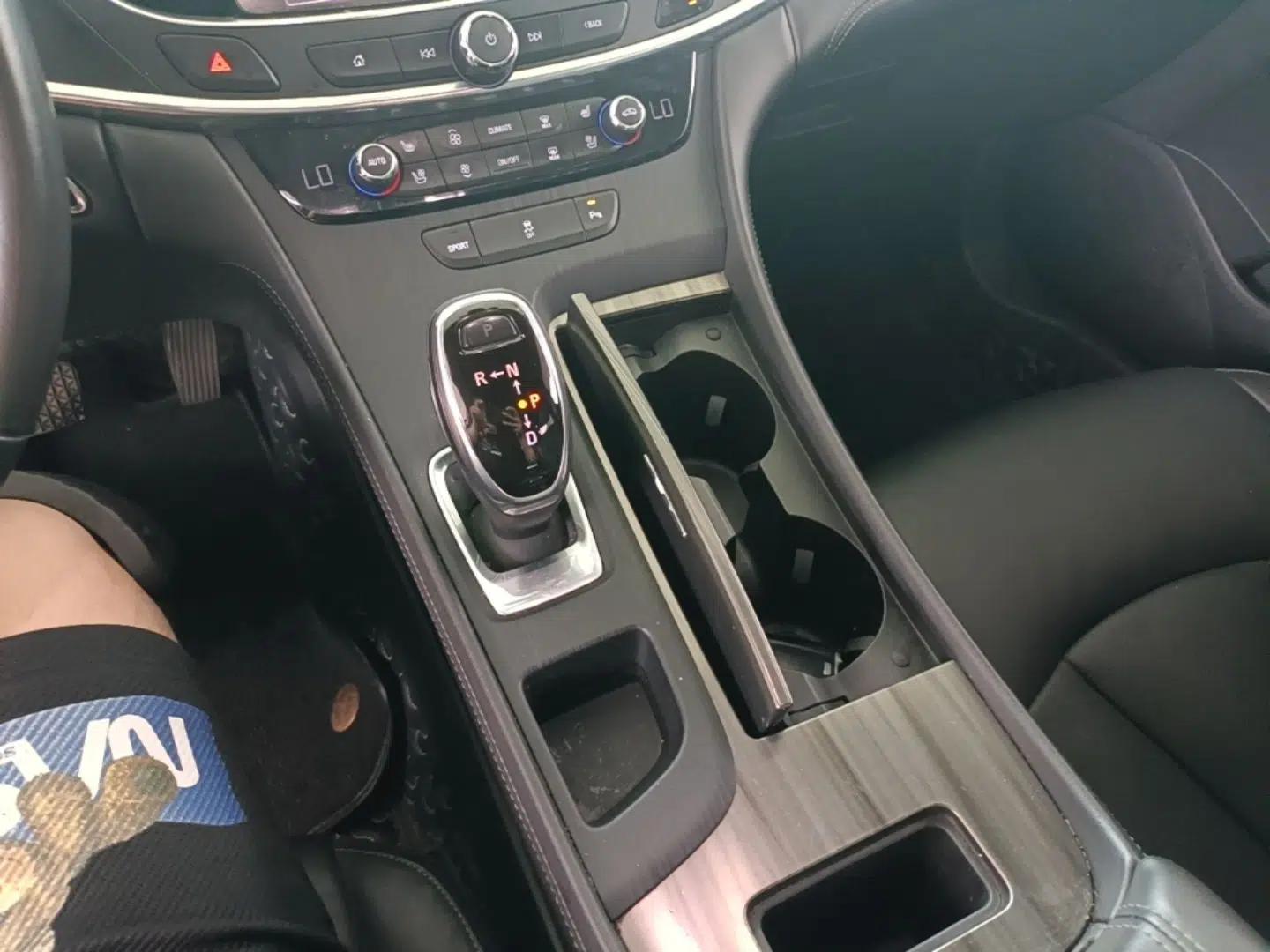 Buick LaCrosse 2018 20T Elite Edition — миниатюра 16
