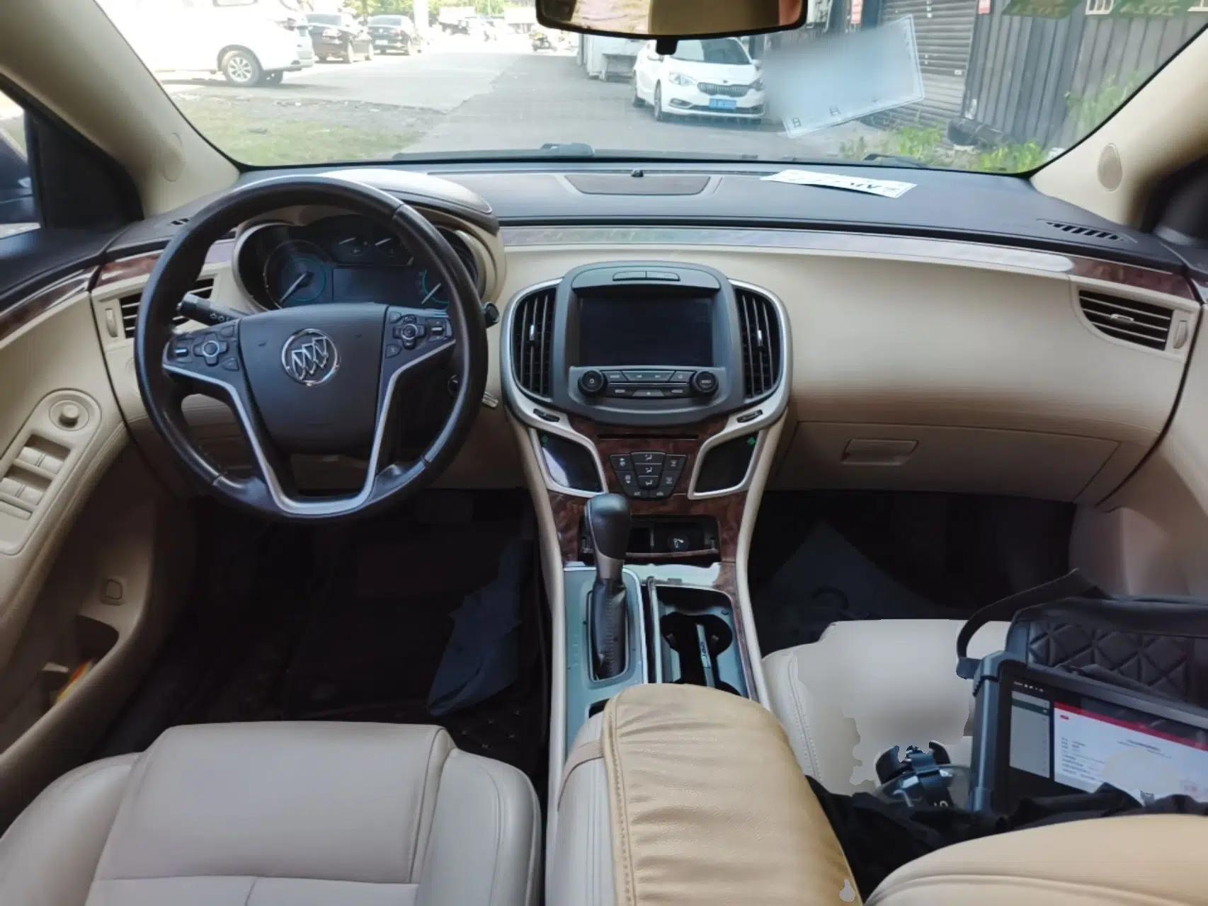 Buick LaCrosse 2013 2.4L SIDI Leading Comfort Version — миниатюра 12