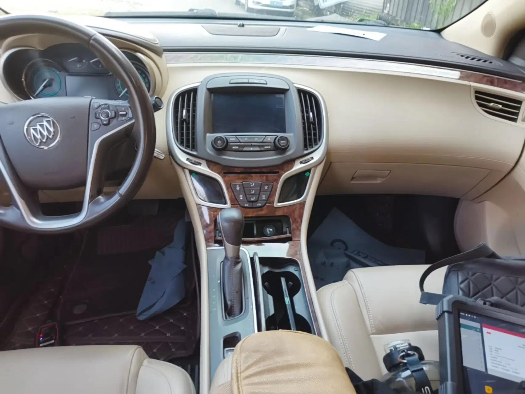 Buick LaCrosse 2013 2.4L SIDI Leading Comfort Version — миниатюра 15