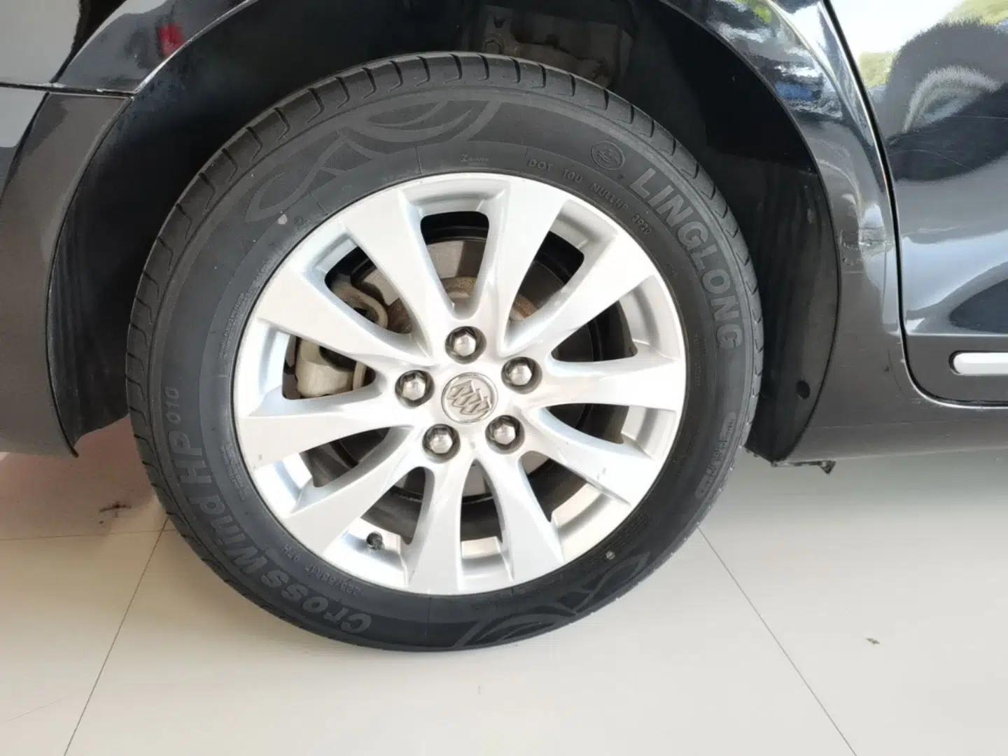 Buick LaCrosse 2013 2.4L SIDI Leading Comfort Version — миниатюра 11