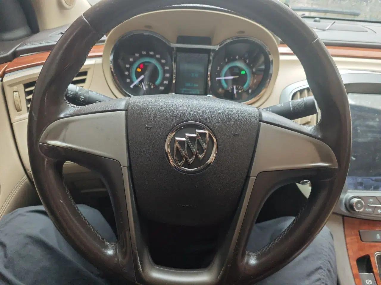 Buick LaCrosse 2012 2.4L SIDI Elegant Edition — миниатюра 10